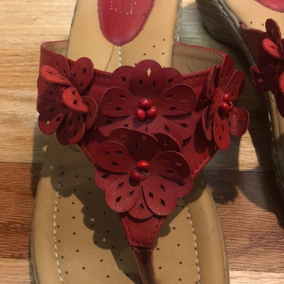 Cute Flowery Sandals! - Picture 5 of 5